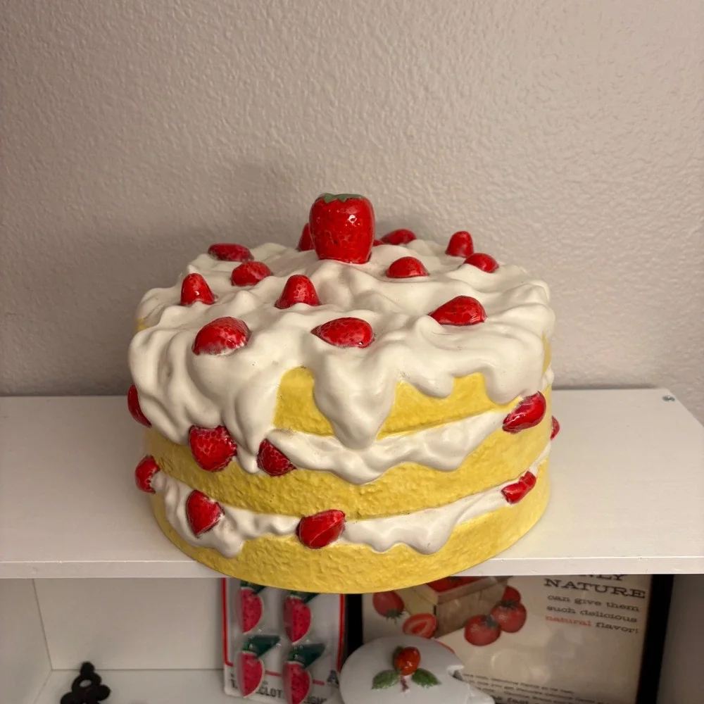 Vintage Ceramic Strawberry Shortcake Cake Cover Rare Kitschy Kitchen Decor